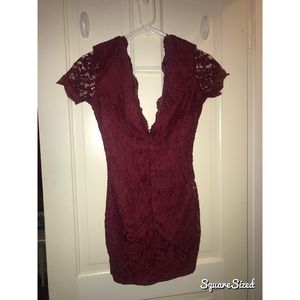 Tobi V neck lace maroon dress